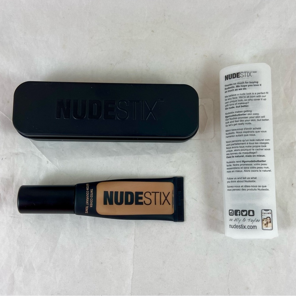 NIB NUDESTIX  Tinted Cover Foundation Shade Nude 7.5 .68 Fl. Oz. Built-in Mirror